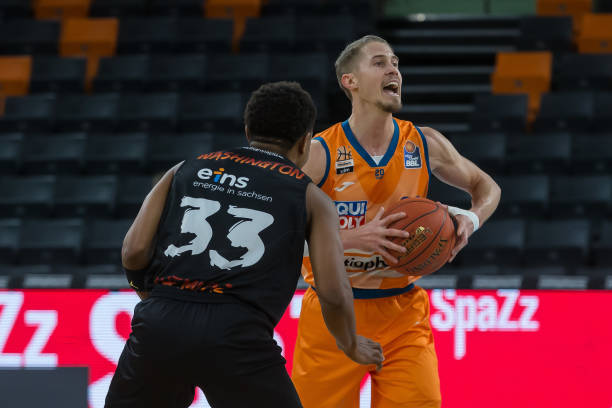 中超形势 中超形势