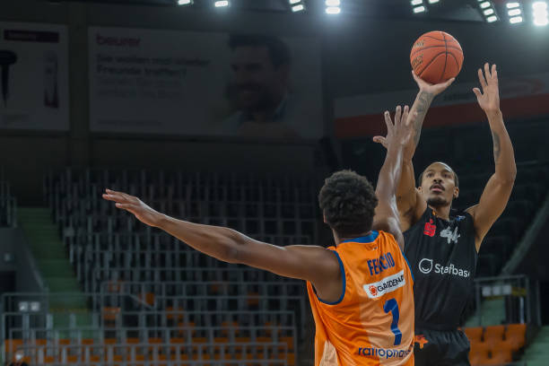 拉开进攻以 拉开进攻以